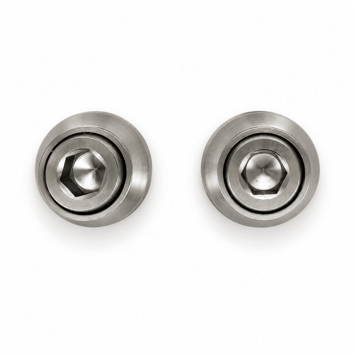 Frontansicht von Titan-Innensechskantschrauben M6 mit Cup Washers