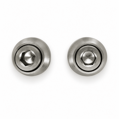 Frontansicht von Titan-Innensechskantschrauben M6 mit Cup Washers