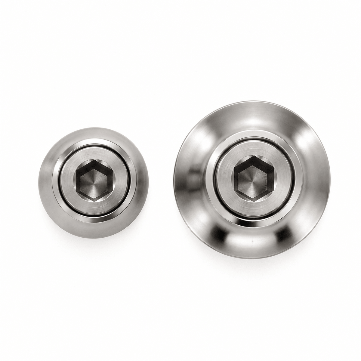 Frontansicht von Titan-Innensechskantschrauben M8 mit Cup Washers
