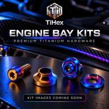 TiHex Motorraum-Kits mit farbiger Titan-Hardware und dem Text „Kit images coming soon“